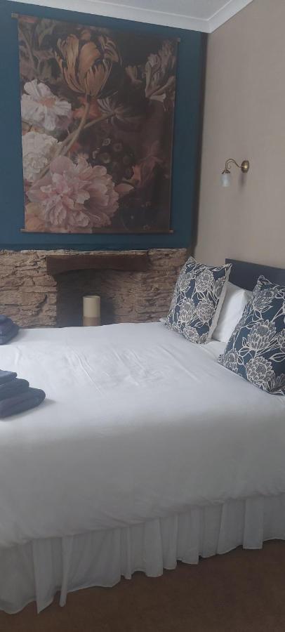The Poplars Guest House Ком-Мартин Экстерьер фото